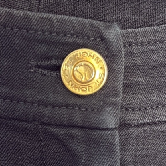 ST. JOHN Faded Black Denim Bootcut/Wide Leg Pants. Size 12. - Picture 4 of 10